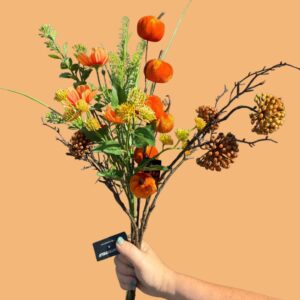 Boeket Met Oranje en pompoen - Cadeautip